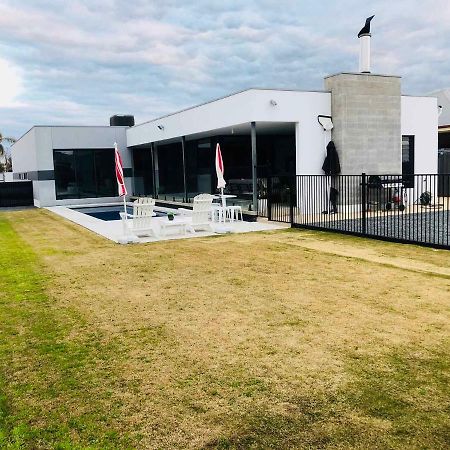 The Sinatra Holiday House - Couples Retreat Mulwala Dış mekan fotoğraf