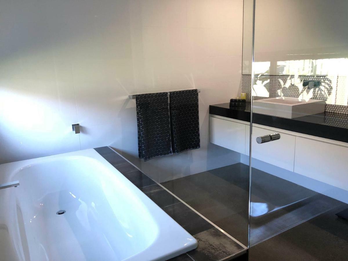The Sinatra Holiday House - Couples Retreat Mulwala Dış mekan fotoğraf